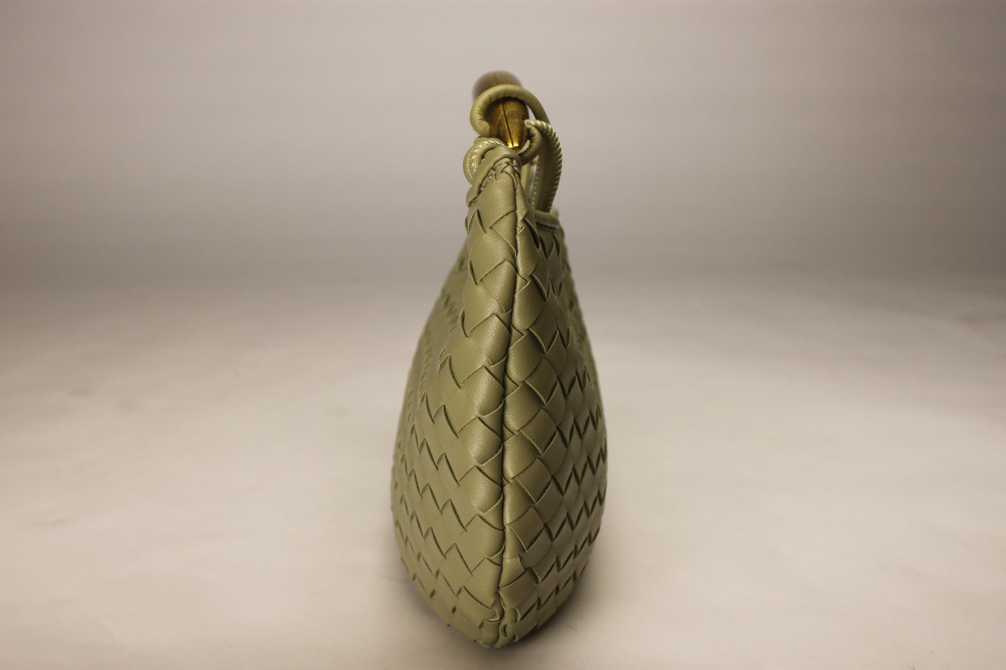 light pistaccio green